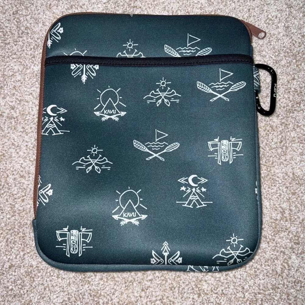 Kavu Neoprene Tablet Sleeve Green White Zip Closure‎